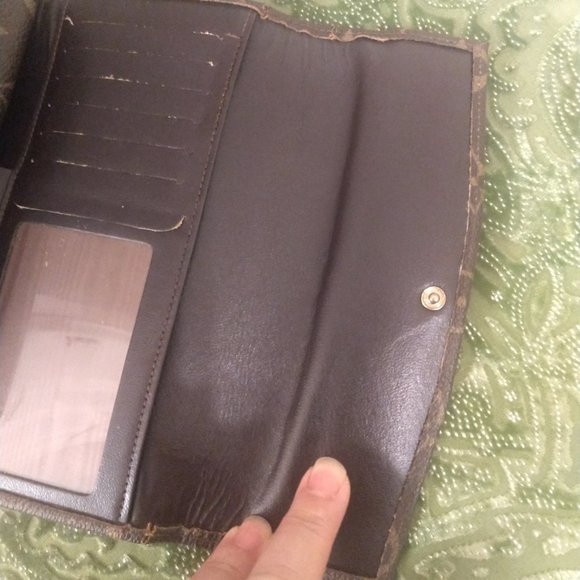 Louis Vuitton Vintage Monogram Wallet and Check Cover - Picture 11 of 16